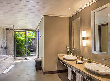 Trou Aux Biches Beachcomber Golf Resort & Spa: Pool Villa Bad Trou Aux Biches Beachcomber Golf Resort & Spa: Pool Villa Bad