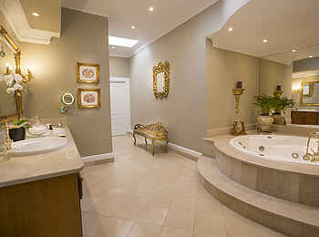 Fairlawns Boutique Hotel & Spa: Maison Spa Suite Bad