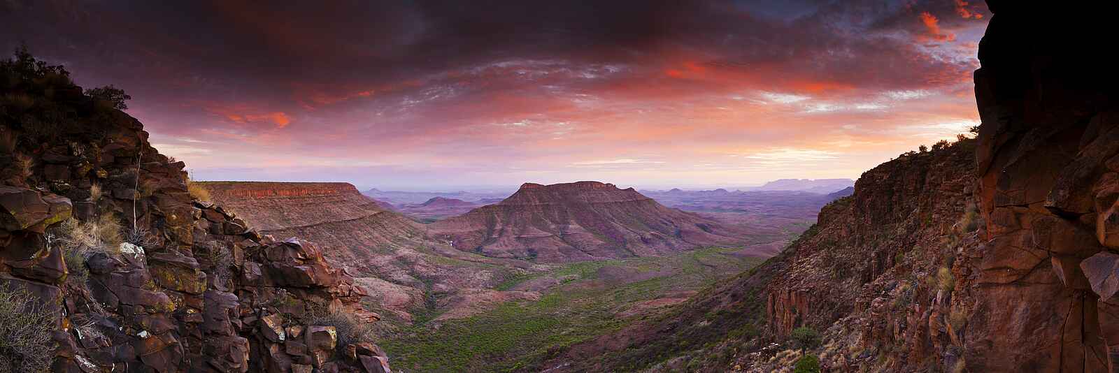 Grootberg Lodge: Abendhimmel über dem Canyon Grootberg Lodge: Abendhimmel über dem Canyon