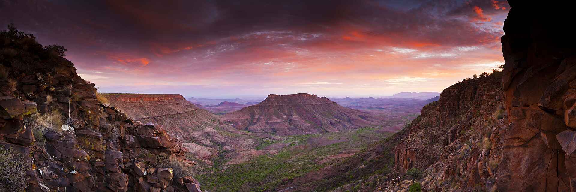 Grootberg Lodge: Abendhimmel über dem Canyon Game, Grootberg Lodge, Landschaft, Tiere, Wild, Wildbeobachtung, Canyon, Landschaftspanorama, Panorama, afrikarma, afrikarma Safaris, afrikarma.de