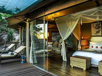 Lemala Kuria Hills: Zelt-Suite am Abend