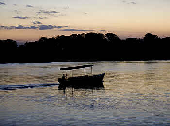 Mvuu Camp: Boot im Shire