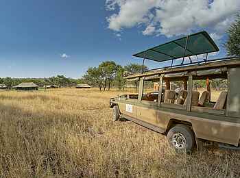 Naona Moru Camp: Geländewagen fuer Safari