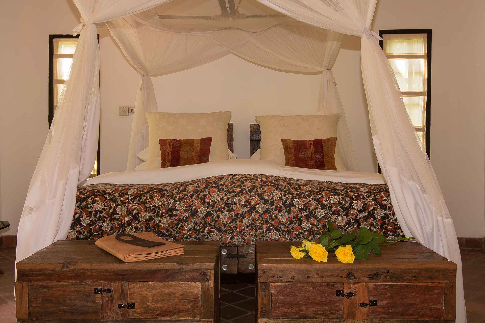 Arusha, Arusha Nationalpark, Rivertrees, Rivertrees Country Inn, Ambient, Bett, Design, Einrichtung, Gartenzimmer, Interior, Zimmer, Afrikarma, Afrikarma Safaris, Afrikarma Safaris - Wildnis. Hautnah., afrikarma.de