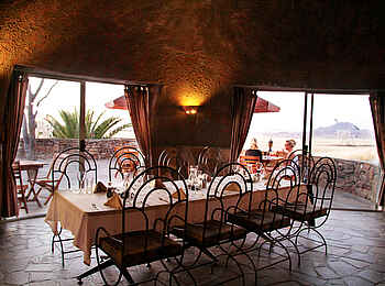 Rostock Ritz Desert Lodge: Blick aus dem Speisesaal Rostock Ritz Desert Lodge: Blick aus dem Speisesaal