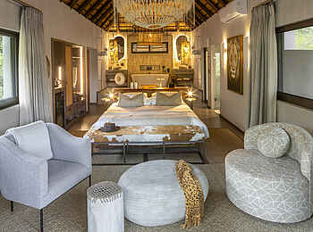 Simbavati Waterside Lodge: Blick in eine Suite Simbavati Waterside Lodge: Blick in eine Suite