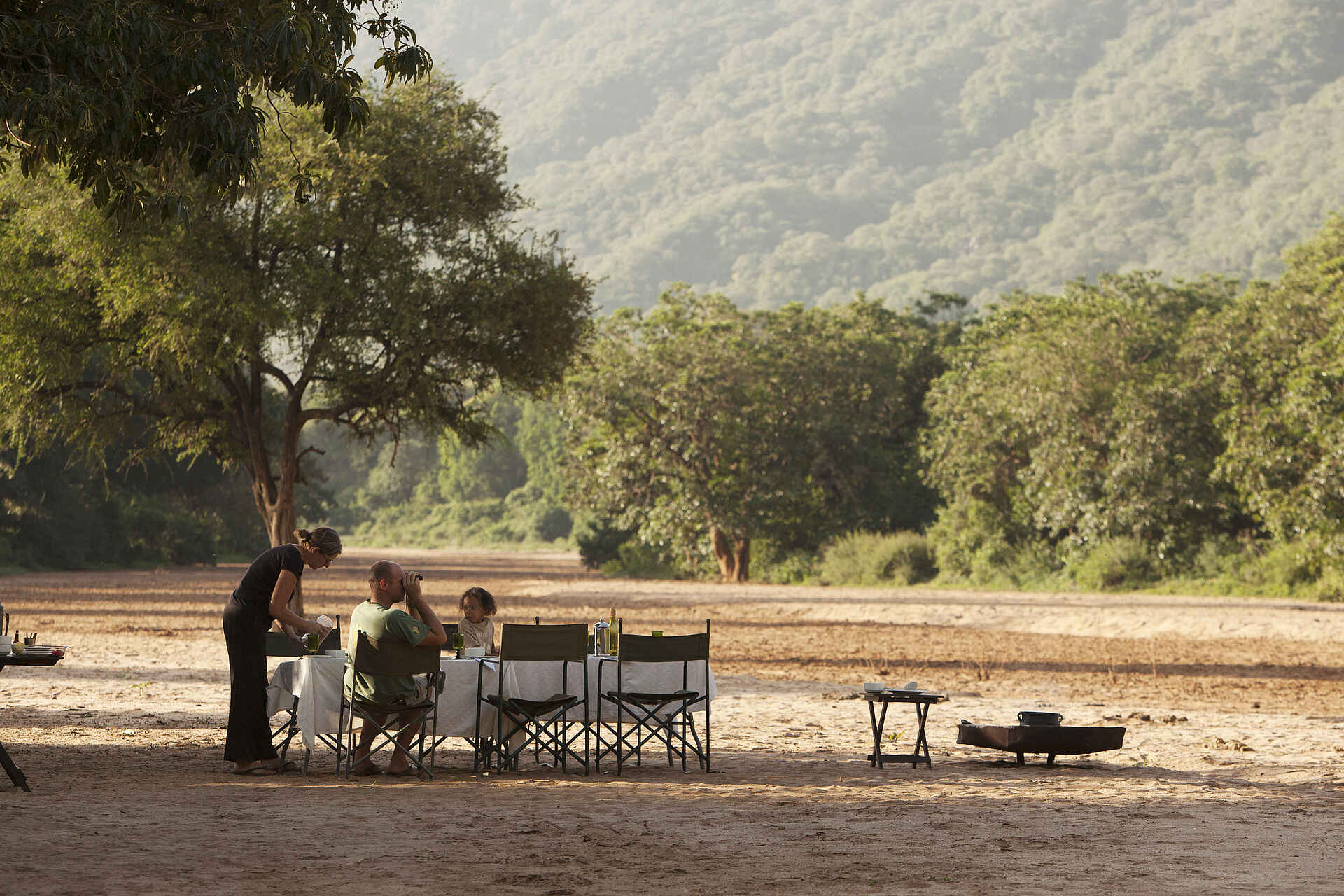 Wayo Manyara Green Camp: Lunch im Flussbett