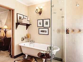 King's Camp: Badewanne der Suite King's Camp: Badewanne der Suite