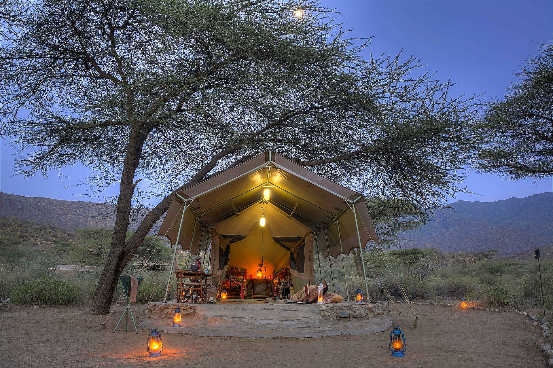 Koros Camp: Beleuchtetes Gästezelt Koros Camp: Beleuchtetes Gästezelt