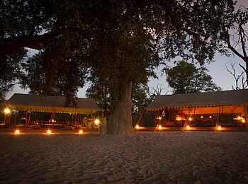 Selinda Explorers Camp: Laternenbeleuchtung Selinda Explorers Camp: Laternenbeleuchtung