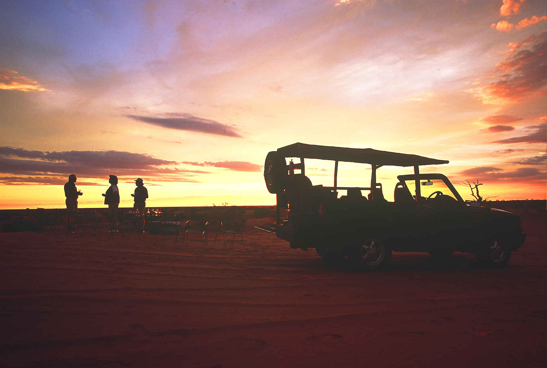 Bagatelle Kalahari Game Ranch: Pirschfahrt in der Dämmerung
