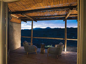 Damaraland Camp: Gästebungalow Terrasse