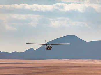 Kwessi Dunes Lodge: Desert Shuttle