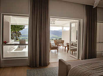 La Petite Ferme Boutique Hotel: Manor House Suite Blick auf Terrasse