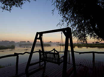 Lagoon Camp: Schiffsschaukel Lagoon Camp: Schiffsschaukel