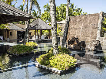 Trou Aux Biches Beachcomber Golf Resort & Spa: Innenhof Trou Aux Biches Beachcomber Golf Resort & Spa: Innenhof