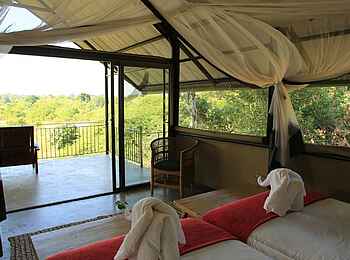 Kavinga Safari Camp: Gästezelt mit Handtüchern Kavinga Safari Camp: Gästezelt mit Handtüchern