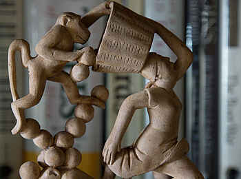 Makweti Safari Lodge: Freche Baboons im Dekor