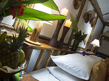 Buhoma Lodge: Kissen und Kerzen