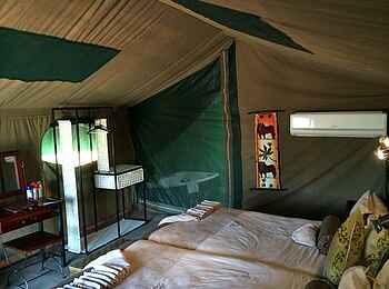 Camp Savuti: Gästezeltinterieur
