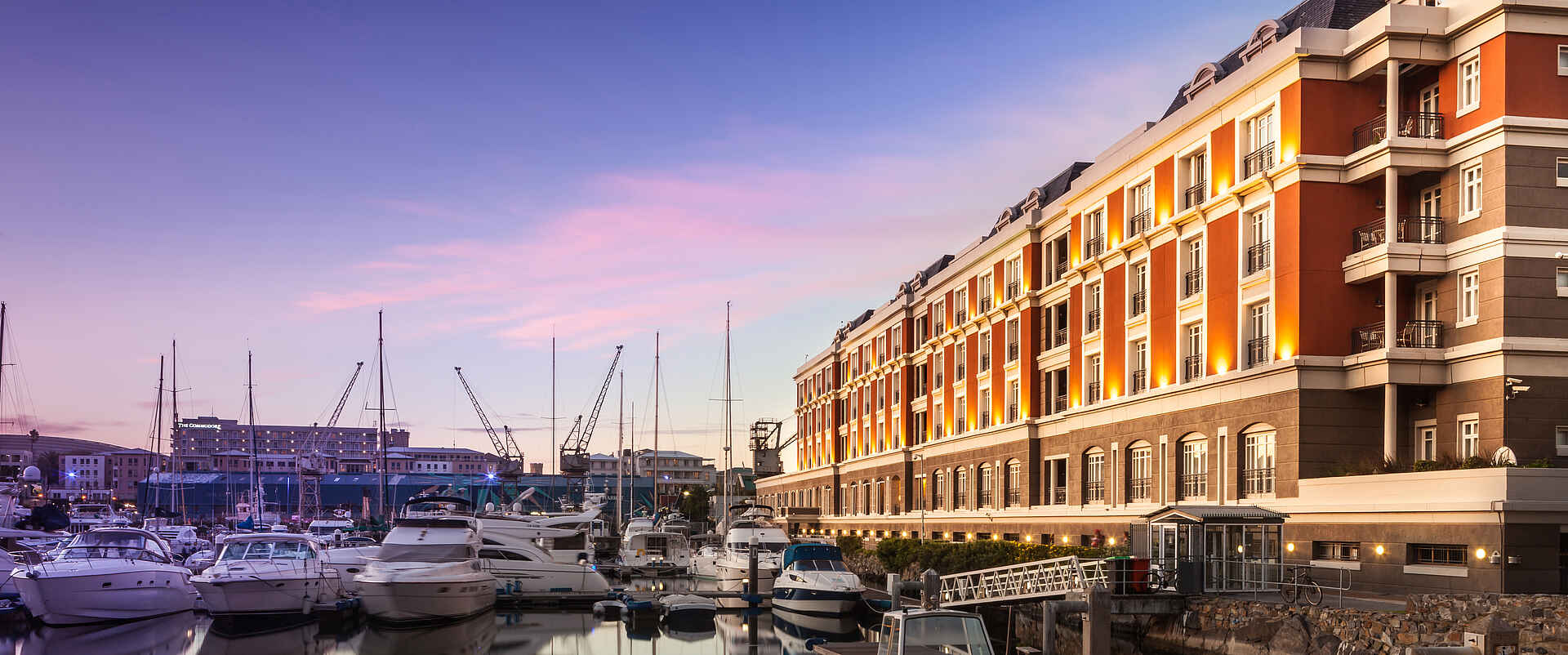 Cape Grace Hotel, Cape Town, Kapstadt, Victoria & Alfred Waterfront, Fassade, Yachthafen, Afrikarma, Afrikarma Safaris, Afrikarma Safaris - Wildnis. Hautnah., Afrikarma.de, Meikles Ltd.