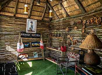 Khwai Expeditions Camp: Shop für Souvenirs Khwai Expeditions Camp: Shop für Souvenirs