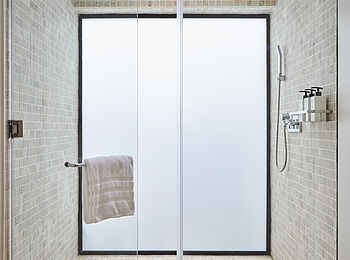 LUX Belle Mare: Die Dusche der Prestige Villa LUX Belle Mare: Die Dusche der Prestige Villa