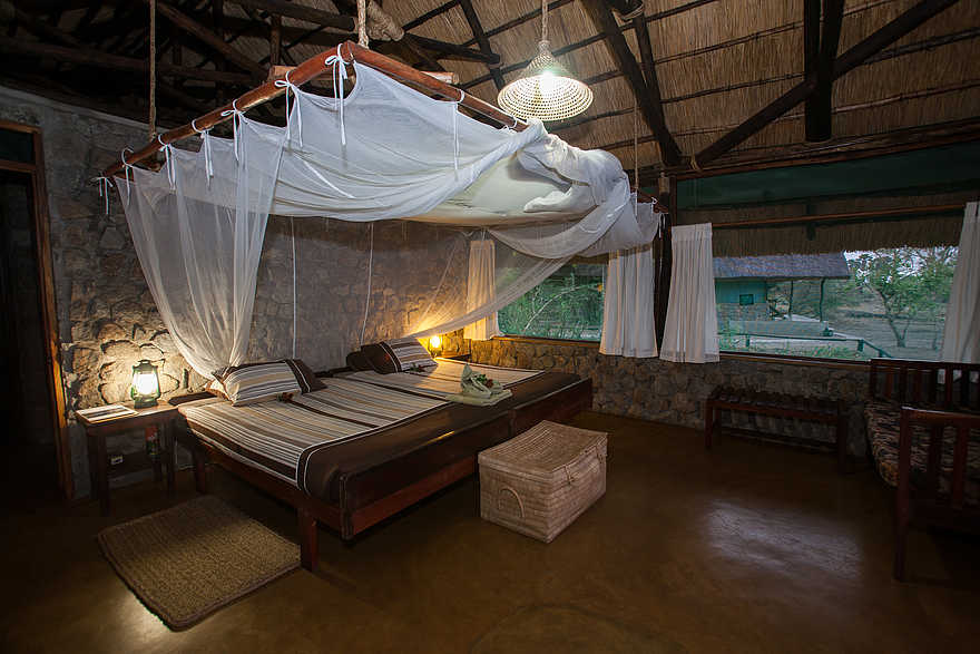 Mvuu Camp: Innenansicht eines Gästechalets Mvuu Camp: Innenansicht eines Gästechalets