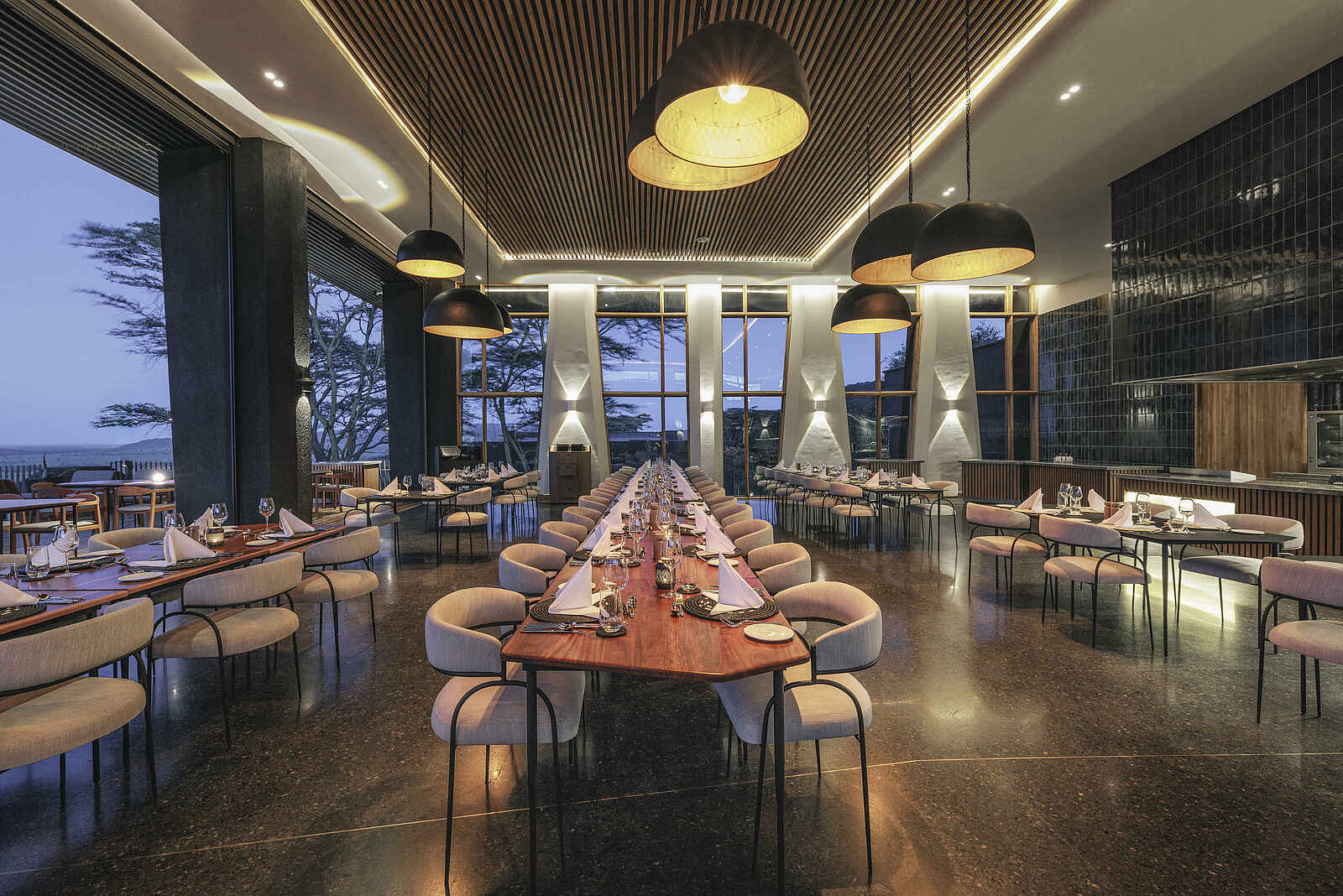 Serengeti Explorer: Das Acacia Restaurant Serengeti Explorer: Das Acacia Restaurant