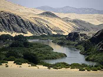 Serra Cafema: In der Landschaft verstecktes Camp
