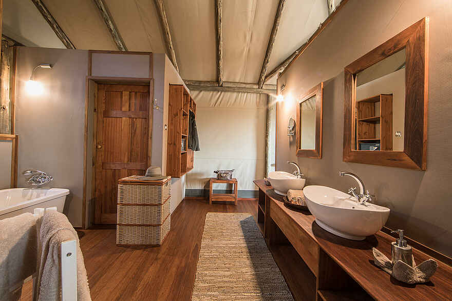 Setari Camp: Badezimmer ensuite Setari Camp: Badezimmer ensuite