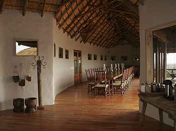 Tau Pan Camp: Speisesaal und Lodge-Eingang