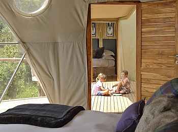 The Highlands Camp: Family Tent Blick hinein