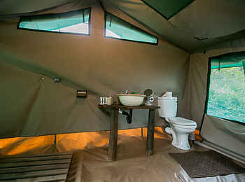 Bushman Plains Camp: Gästebad Bushman Plains Camp: Gästebad