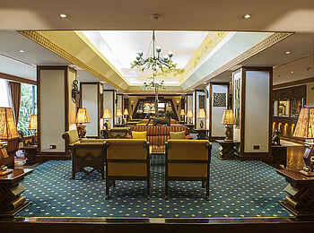 Nairobi Serena Hotel: Die elegante Lobby
