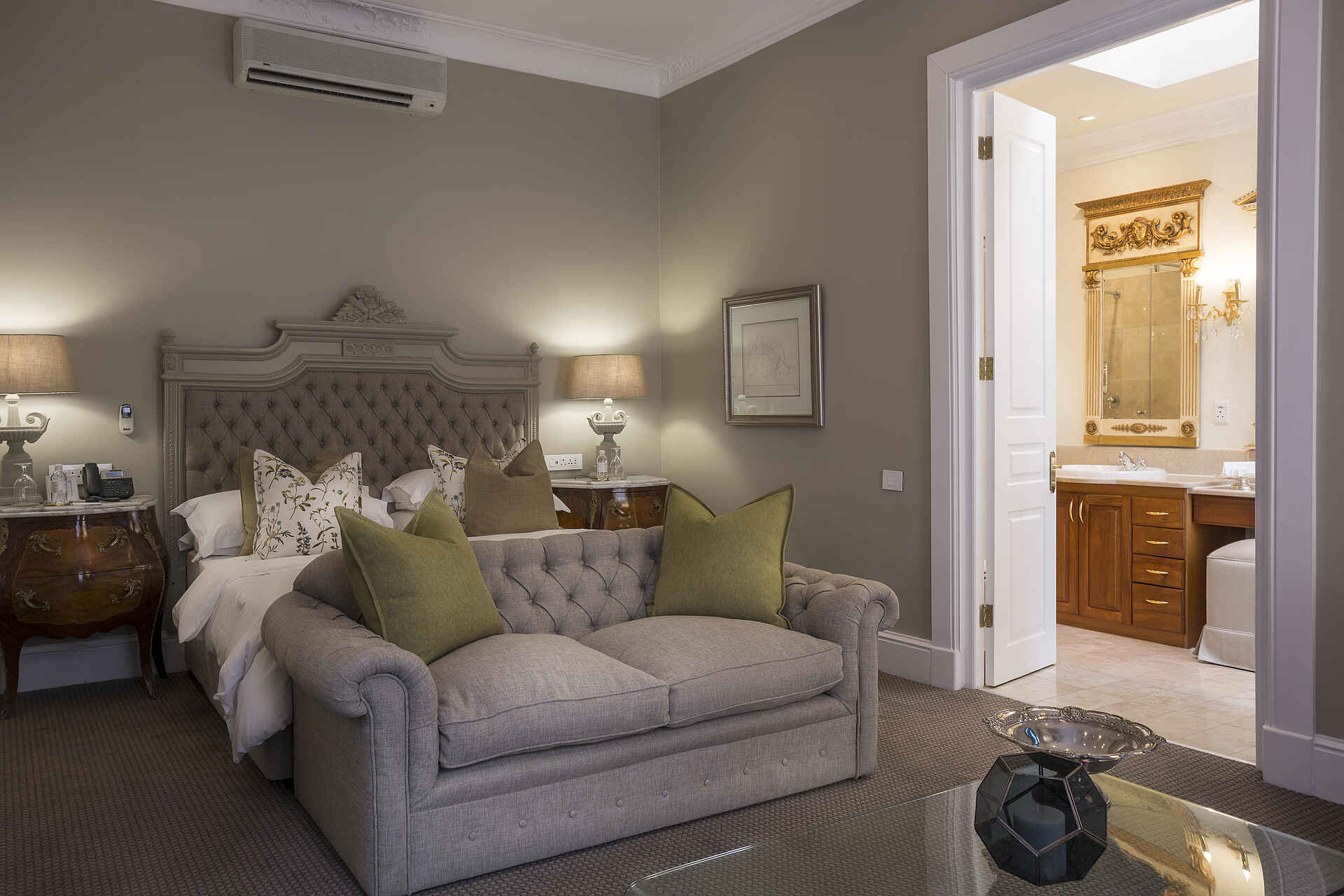 Fairlawns Boutique Hotel & Spa: Maison Spa Suite Bett