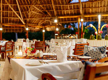 Kisiwa on the Beach: Im Restaurant