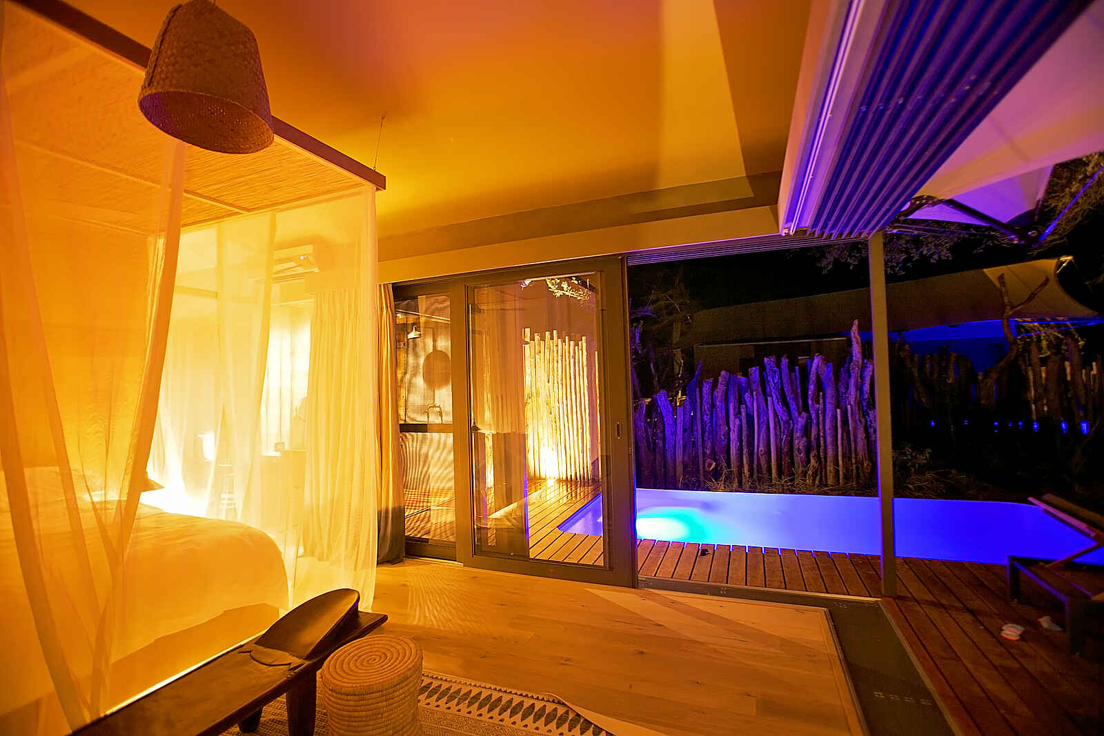 Thorntree River Lodge: Nächtlich beleuchteter Plunge Pool Thorntree River Lodge: Nächtlich beleuchteter Plunge Pool