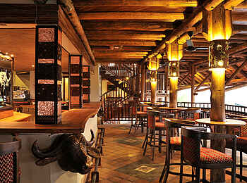 Victoria Falls Safari Lodge: Buffalo Bar