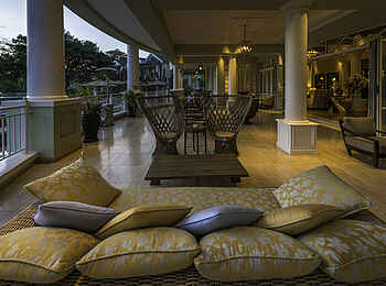 Hemingways Nairobi: Veranda Hemingways Nairobi: Veranda