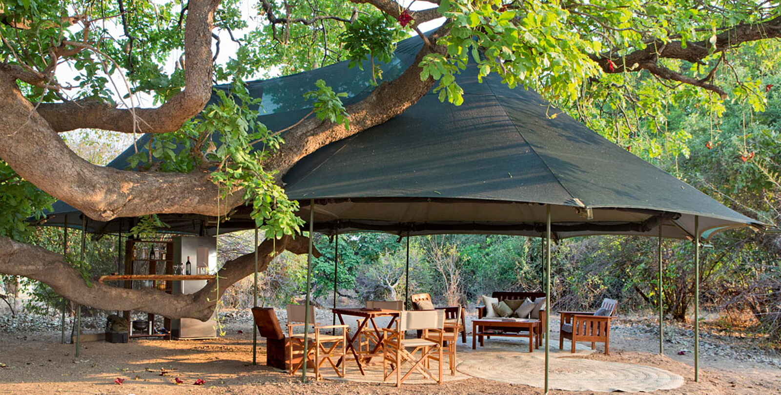 Mapazi Camp: Chitenje Mapazi Camp: Chitenje