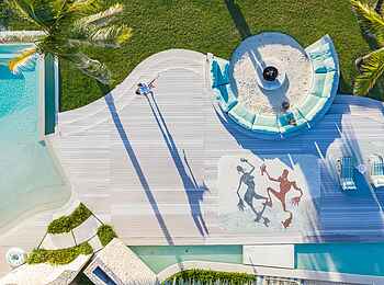 Time + Tide Miavana: Mosaik und Sitzrondell