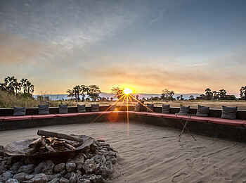 Chem Chem Lodge: Feuerstelle am Abend Chem Chem Lodge: Feuerstelle am Abend