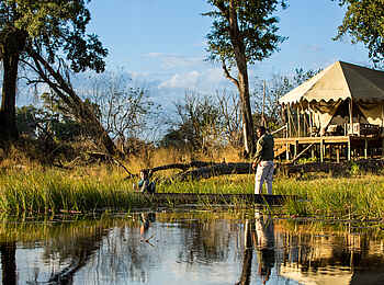 Duba Explorers Camp: Fahrt im Mokoro