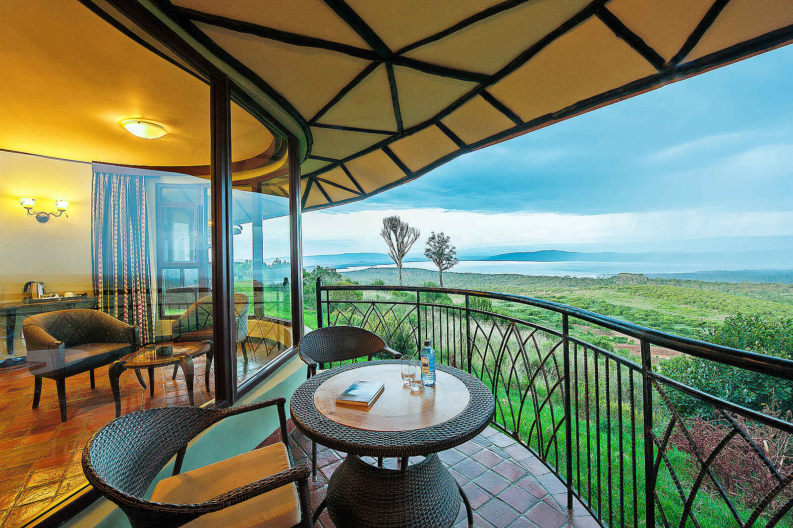 Lake Nakuru Sopa Lodge: Balkon Lake Nakuru Sopa Lodge: Balkon