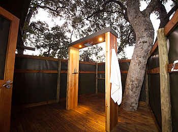 Rra Dinare Camp: Zugang zur Außendusche