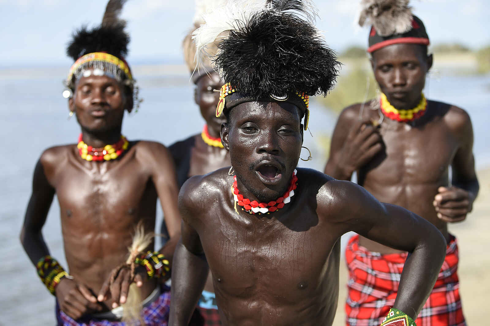 Koros Camp: Einheimische bei einem Tanz Koros Camp: Einheimische bei einem Tanz