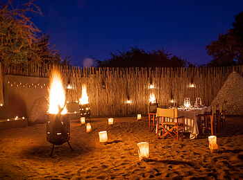 Londolozi Private Granite Suites: Lagerfeuer in der Boma