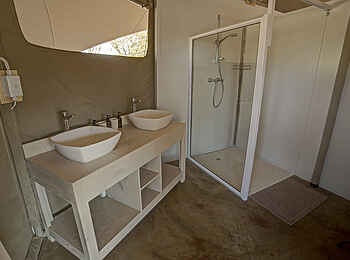 Malansrus Tented Camp: Dusche und Badezimmer
