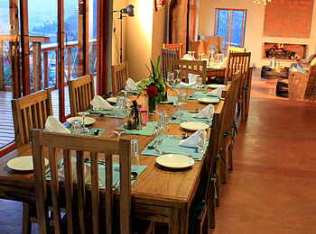 Chameleon Hills Lodge: Liebevoll eingedeckter Essenstisch